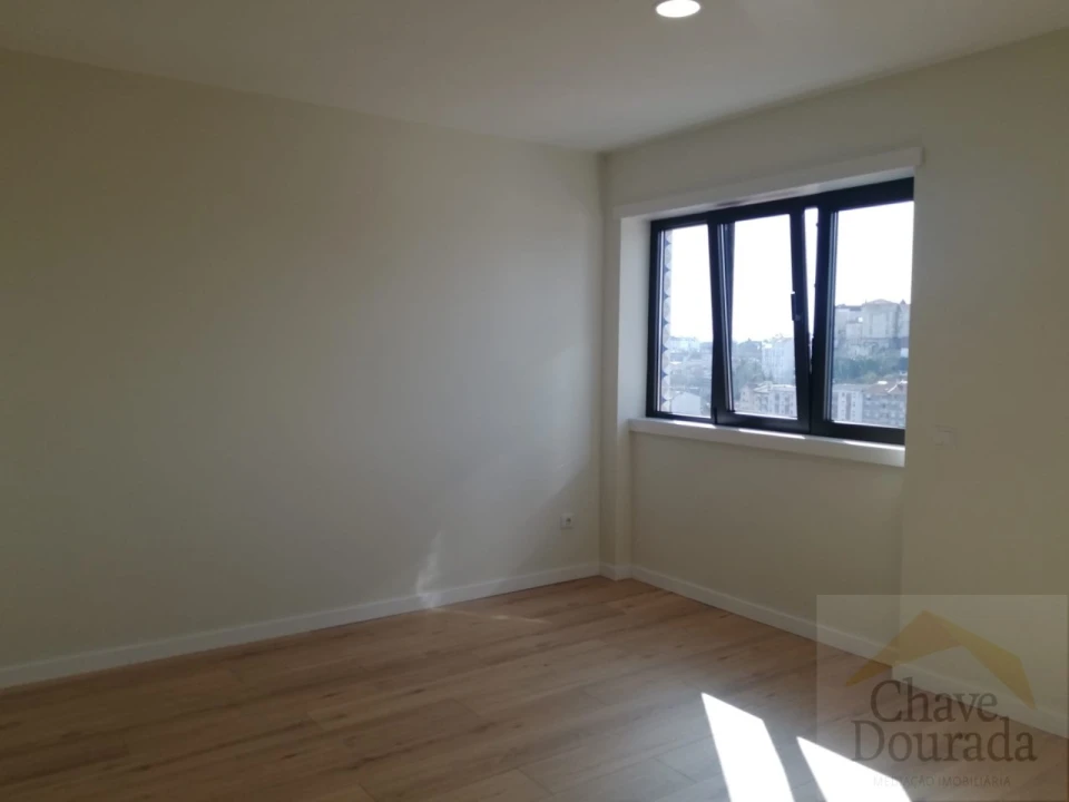 Apartamento T2 para Venda em Santo Antonio dos Olivais Foto 6