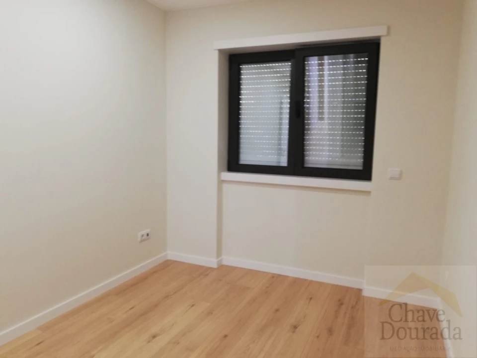 Apartamento T2 para Venda em Santo Antonio dos Olivais Foto 16