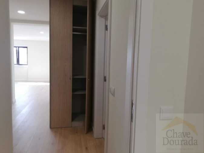 Apartamento T2 para Venda em Santo Antonio dos Olivais Foto 4