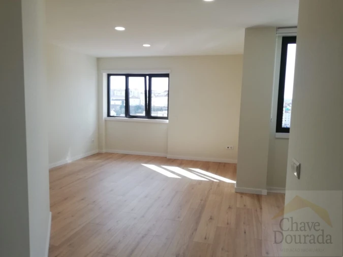 Apartamento T2 para Venda em Santo Antonio dos Olivais Foto 5