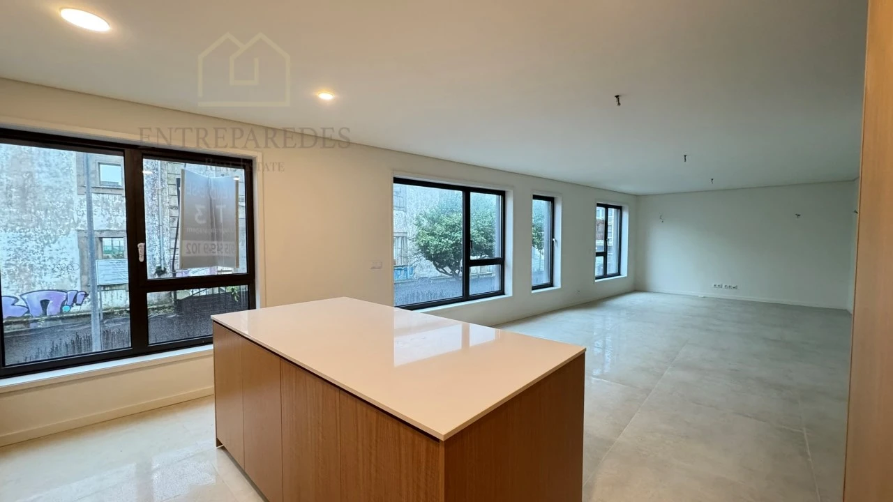 Apartamento T3 para Venda em Cedofeita, Santo Ildefonso, Sé, Miragaia, São Nicolau e Vitória Foto 1
