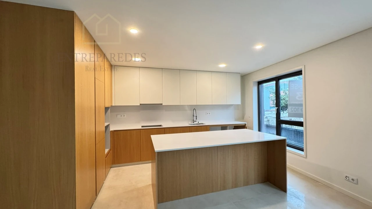 Apartamento T3 para Venda em Cedofeita, Santo Ildefonso, Sé, Miragaia, São Nicolau e Vitória Foto 4