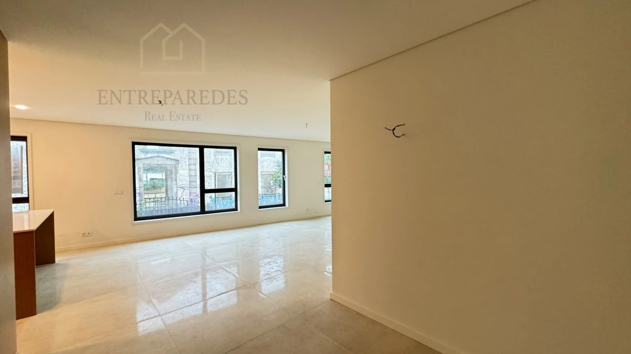 Apartamento T3 para Venda em Cedofeita, Santo Ildefonso, Sé, Miragaia, São Nicolau e Vitória Foto 8