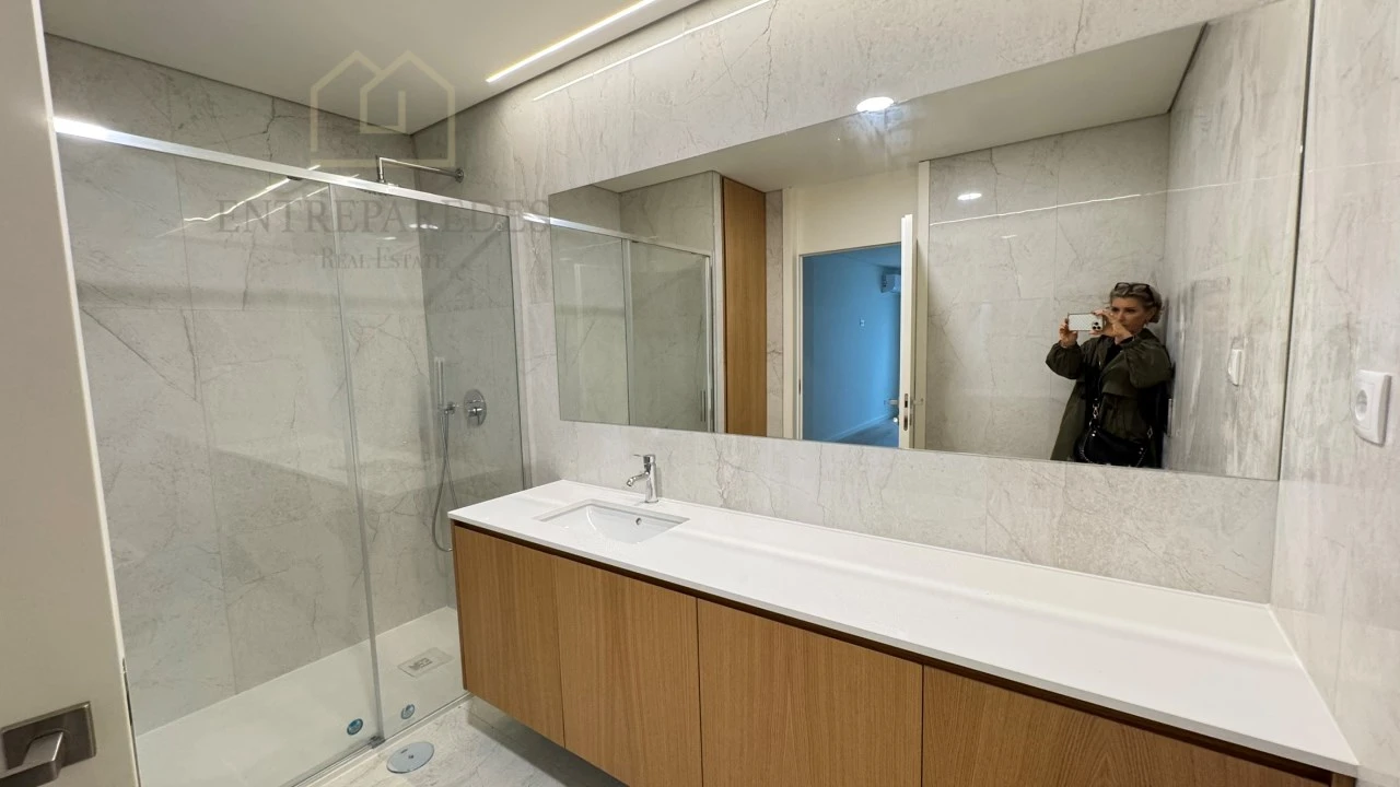 Apartamento T3 para Venda em Cedofeita, Santo Ildefonso, Sé, Miragaia, São Nicolau e Vitória Foto 30