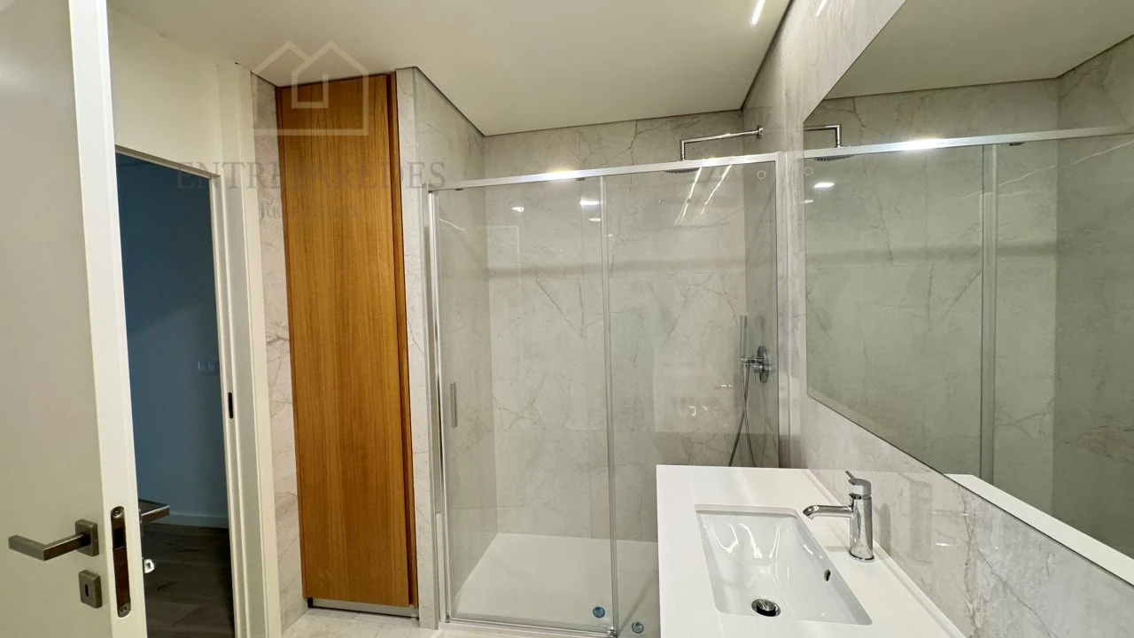 Apartamento T3 para Venda em Cedofeita, Santo Ildefonso, Sé, Miragaia, São Nicolau e Vitória Foto 31