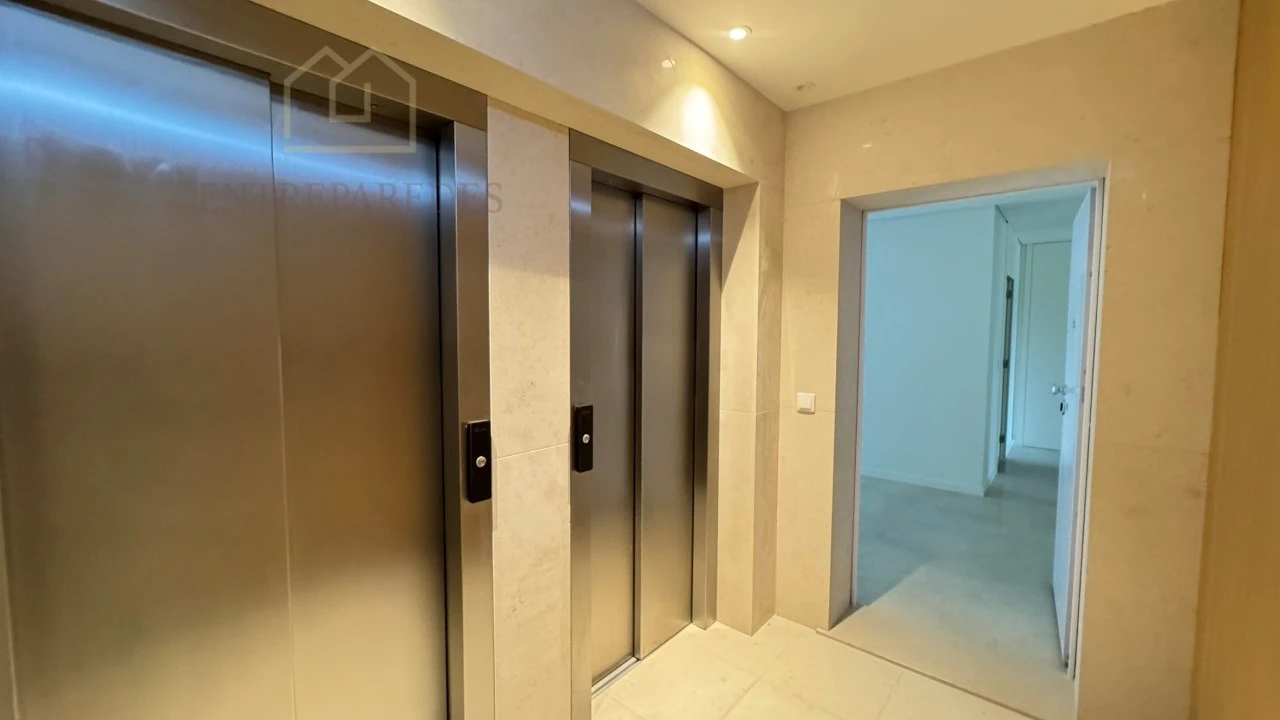 Apartamento T3 para Venda em Cedofeita, Santo Ildefonso, Sé, Miragaia, São Nicolau e Vitória Foto 43