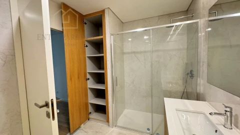 Apartamento T3 para Venda em Cedofeita, Santo Ildefonso, Sé, Miragaia, São Nicolau e Vitória