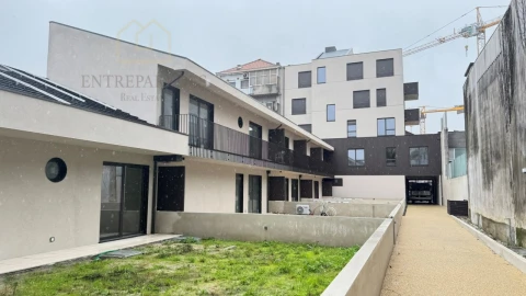 Apartamento T3 para Venda em Cedofeita, Santo Ildefonso, Sé, Miragaia, São Nicolau e Vitória
