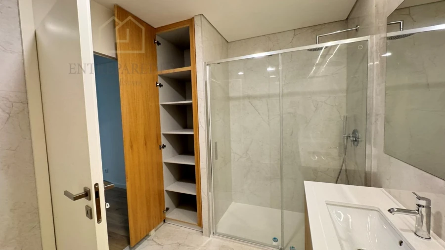 Apartamento T3 para Venda em Cedofeita, Santo Ildefonso, Sé, Miragaia, São Nicolau e Vitória Foto 32