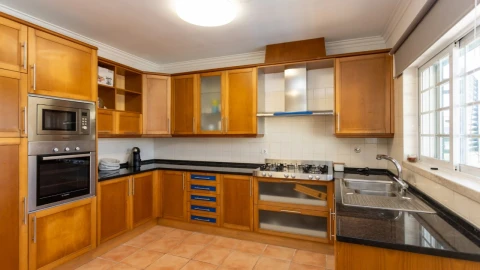 Moradia T4 para Venda em Sesimbra (Castelo)