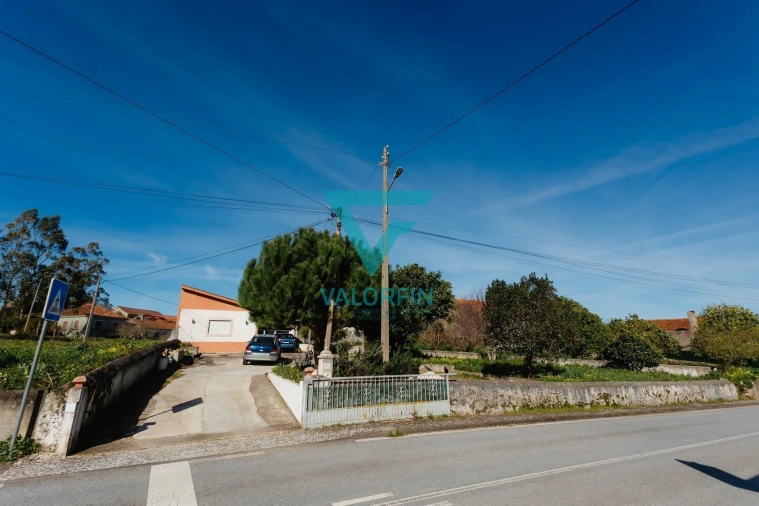 Moradia T2 para Venda em Porto de Mós - São João Baptista e São Pedro Foto 3