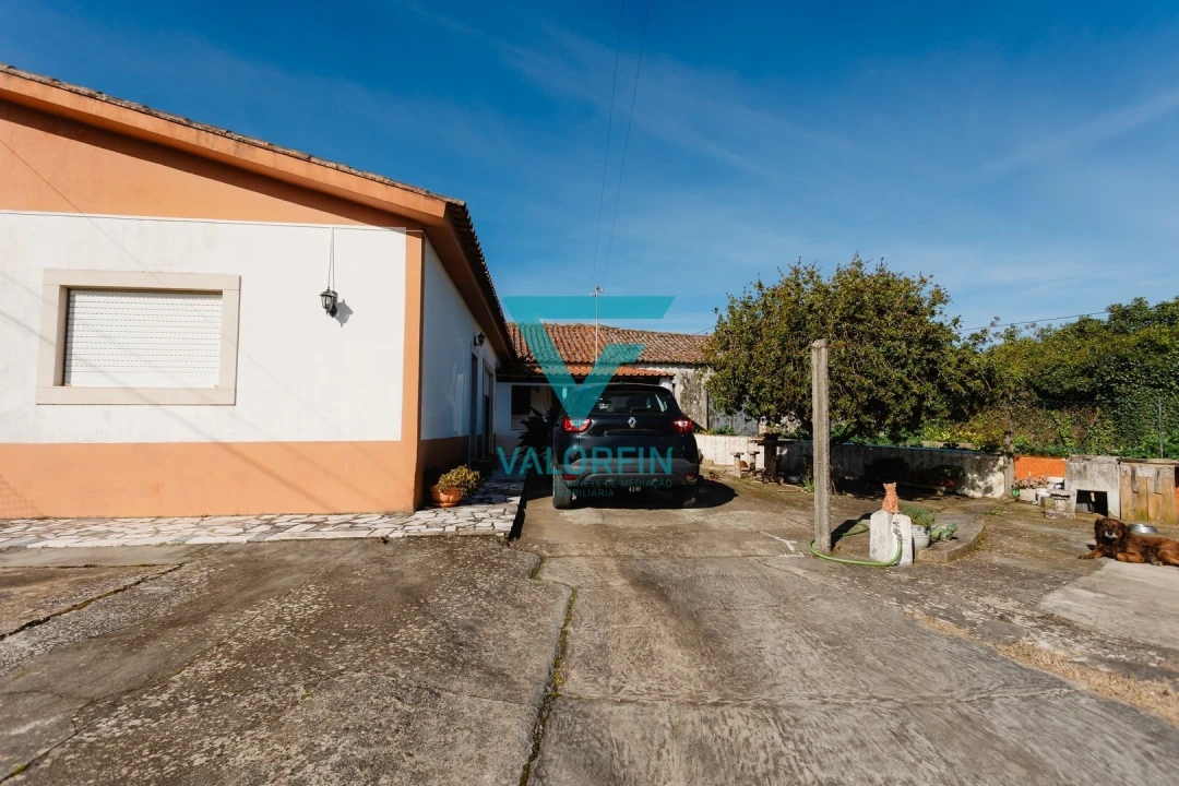 Moradia T2 para Venda em Porto de Mós - São João Baptista e São Pedro Foto 2