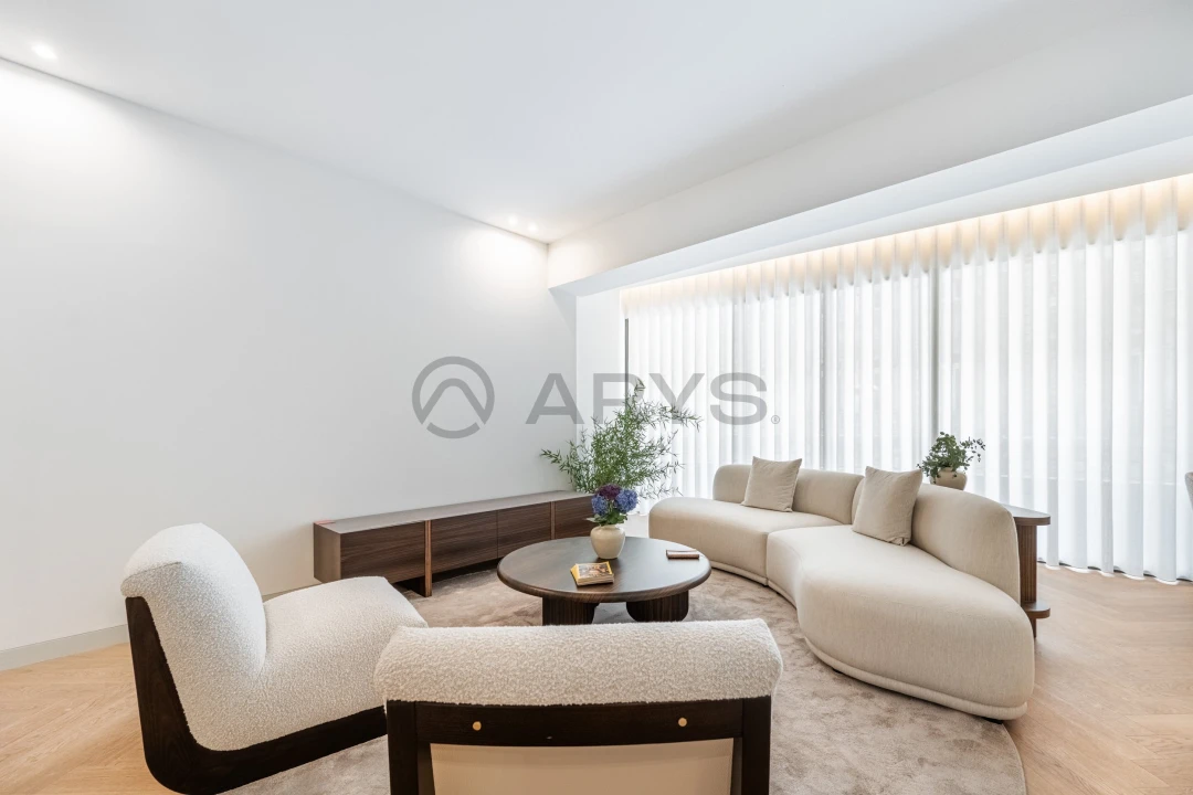 Apartamento T3 para Venda em Cedofeita, Santo Ildefonso, Sé, Miragaia, São Nicolau e Vitória Foto 1
