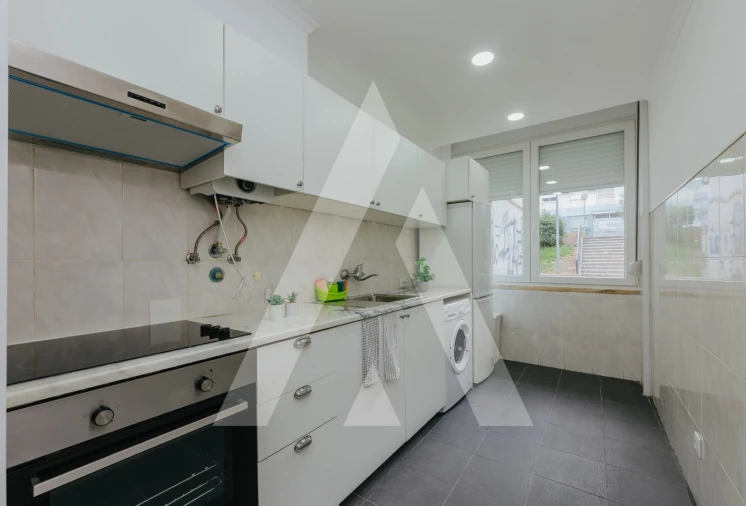 Apartamento T4 para Venda em Odivelas Foto 2