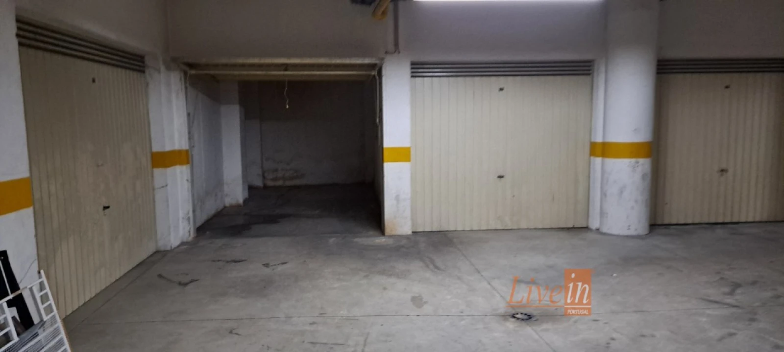 Garagem para Arrendamento em Rio de Mouro Foto 1