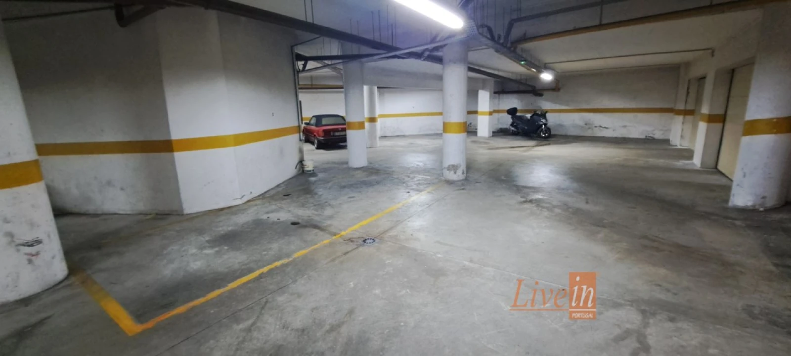 Garagem para Arrendamento em Rio de Mouro Foto 6