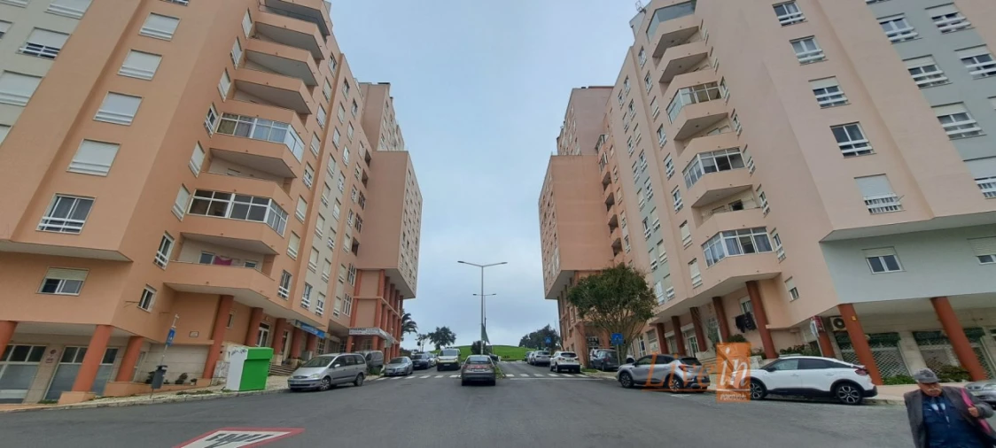 Garagem para Arrendamento em Rio de Mouro Foto 9