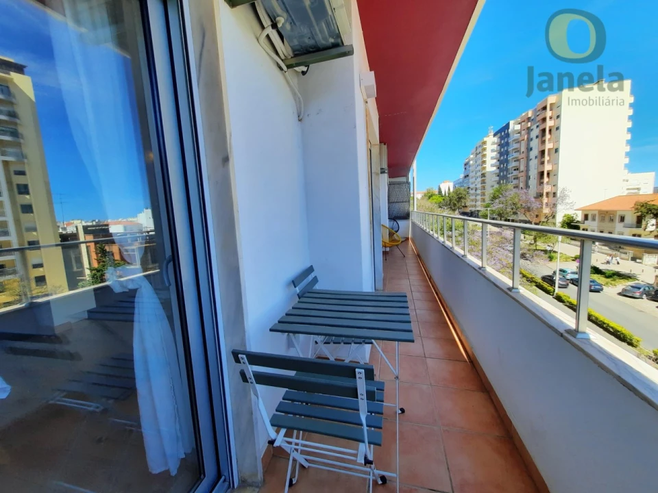 Apartamento T2 para Arrendamento em Faro (Sé e São Pedro) Foto 3