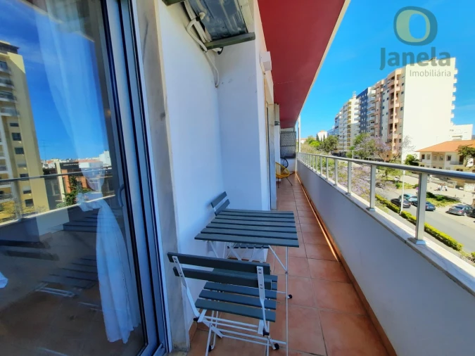 Apartamento T2 para Arrendamento em Faro (Sé e São Pedro) Foto 3