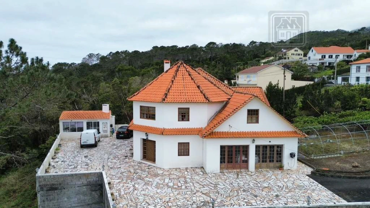 Moradia T5 para Venda em São João Foto 2