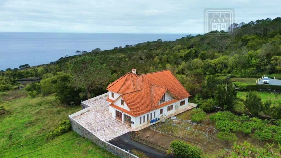 Moradia T5 para Venda em São João