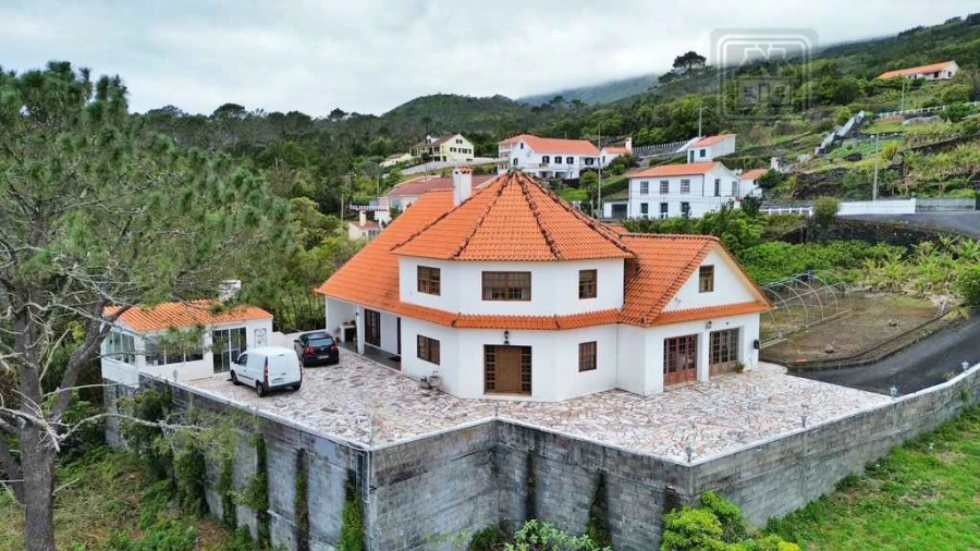 Moradia T5 para Venda em São João Foto 3