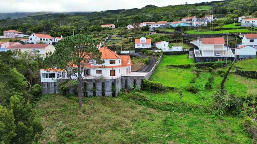 Moradia T5 para Venda em São João Foto 9