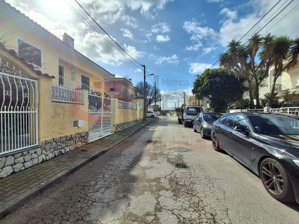 Moradia T3 para Venda em Fernao Ferro Foto 26