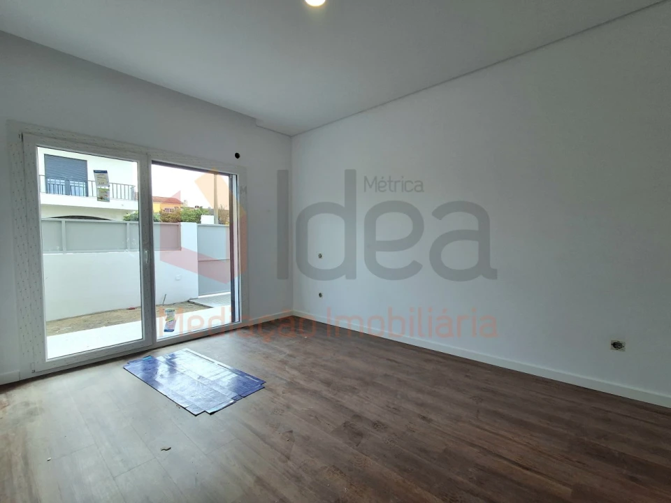 Moradia T3 para Venda em Fernao Ferro Foto 13