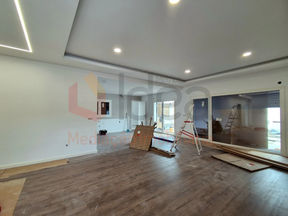 Moradia T3 para Venda em Fernao Ferro Foto 1