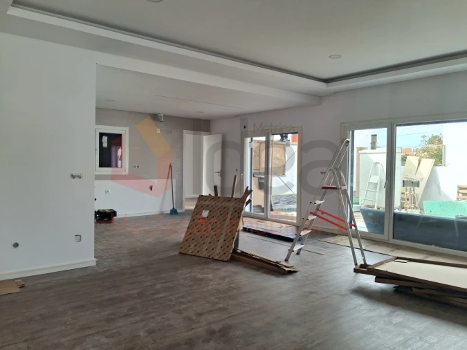 Moradia T3 para Venda em Fernao Ferro Foto 6