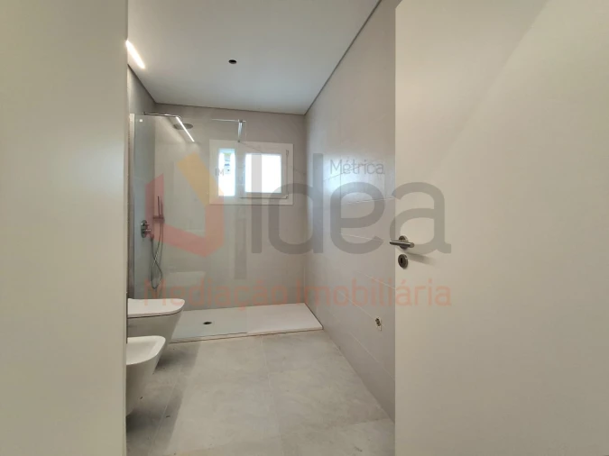 Moradia T3 para Venda em Fernao Ferro Foto 14