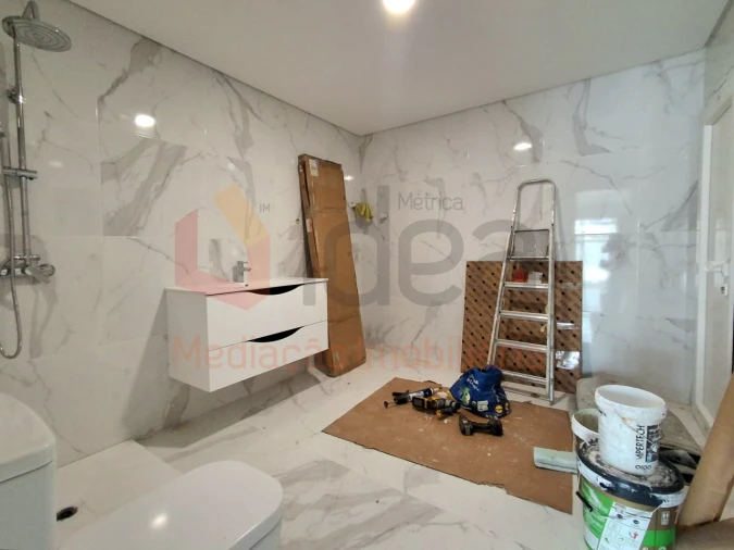 Moradia T3 para Venda em Fernao Ferro Foto 22