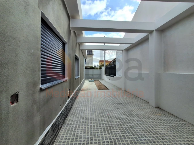 Moradia T3 para Venda em Fernao Ferro Foto 23