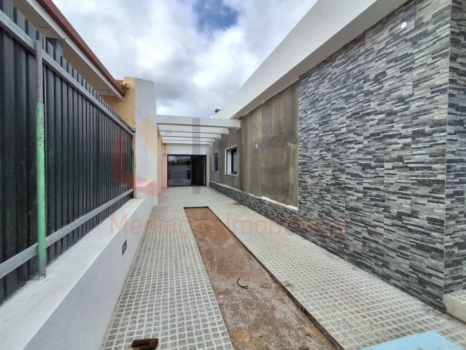 Moradia T3 para Venda em Fernao Ferro Foto 25