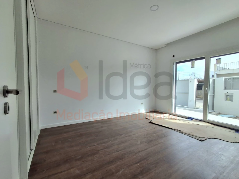 Moradia T3 para Venda em Fernao Ferro Foto 12