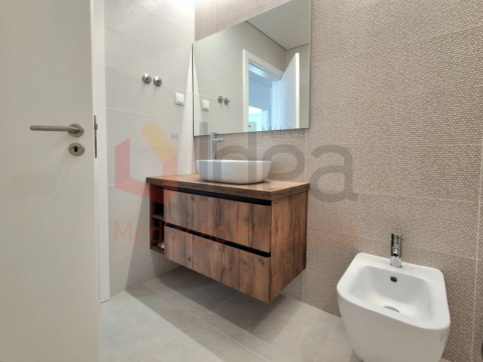 Moradia T3 para Venda em Fernao Ferro Foto 24