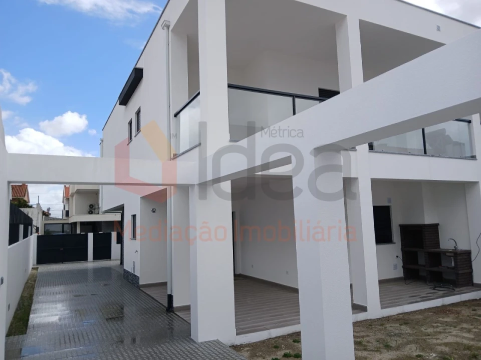 Moradia T3 para Venda em Fernao Ferro Foto 2