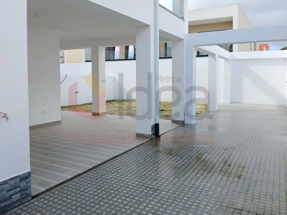 Moradia T3 para Venda em Fernao Ferro Foto 4