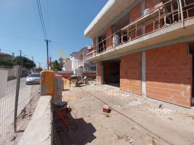 Moradia T3 para Venda em Fernao Ferro Foto 27