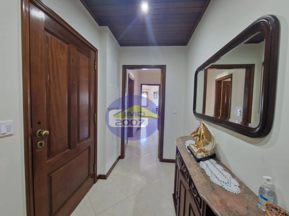 Apartamento T3 para Venda em Santa Maria de Lamas Foto 3