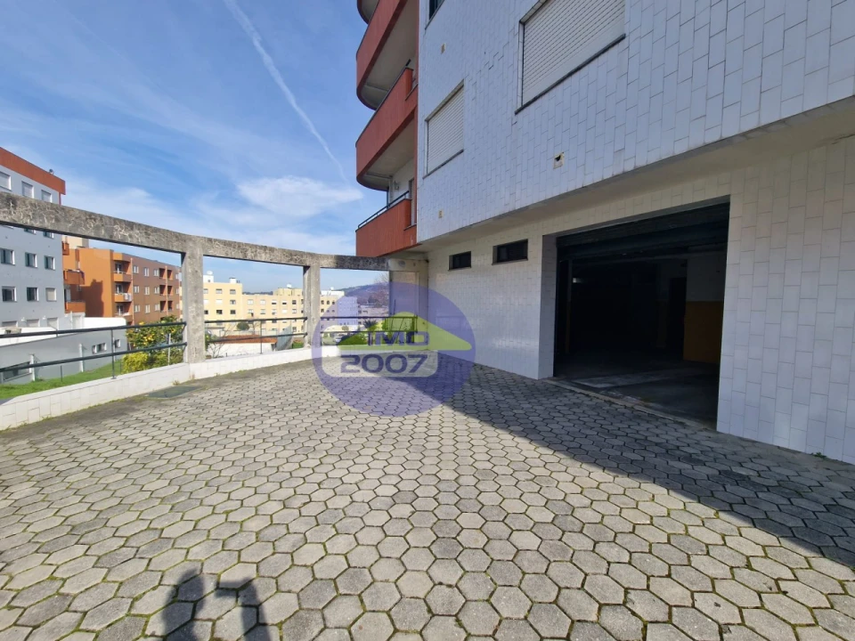 Apartamento T3 para Venda em Santa Maria de Lamas Foto 32