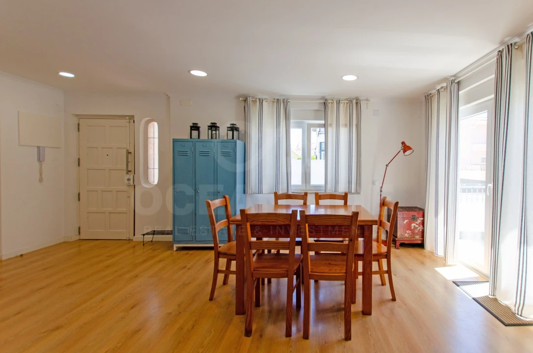 Apartamento T3 para Arrendamento em São Domingos de Rana Foto 2