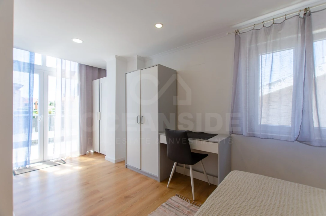 Apartamento T3 para Arrendamento em São Domingos de Rana Foto 23