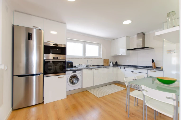 Apartamento T3 para Arrendamento em São Domingos de Rana Foto 9