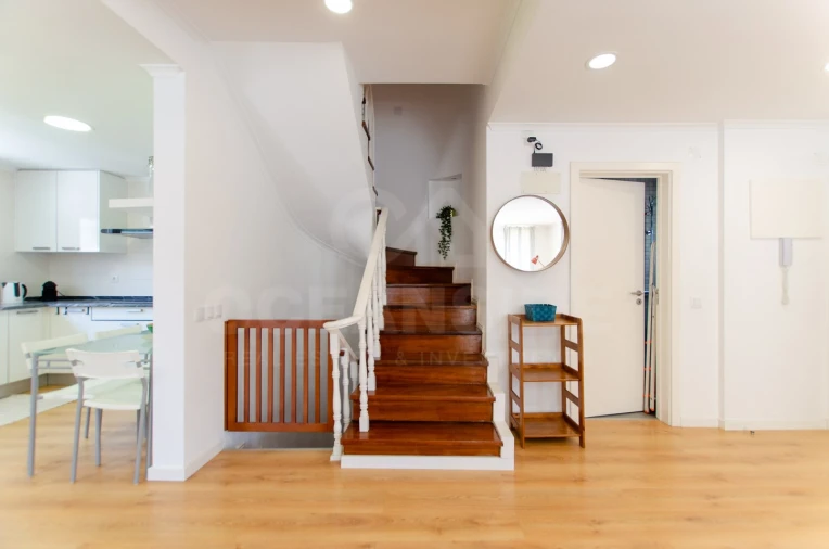 Apartamento T3 para Arrendamento em São Domingos de Rana Foto 12