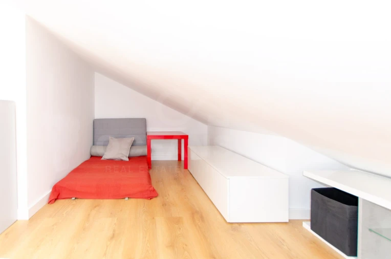 Apartamento T3 para Arrendamento em São Domingos de Rana Foto 32