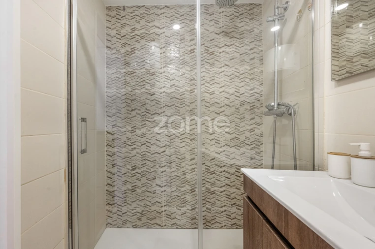 Negócio para Venda em Lordelo do Ouro e Massarelos Foto 11