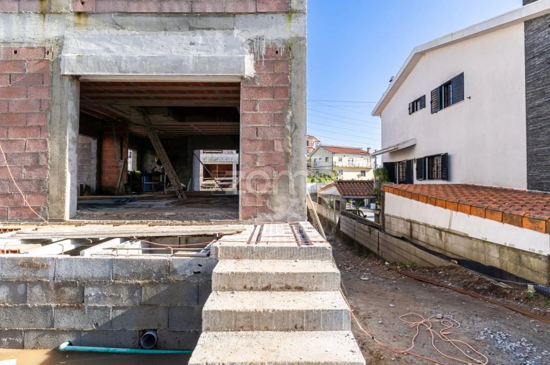 Moradia T3 para Venda em Campo e Sobrado Foto 8