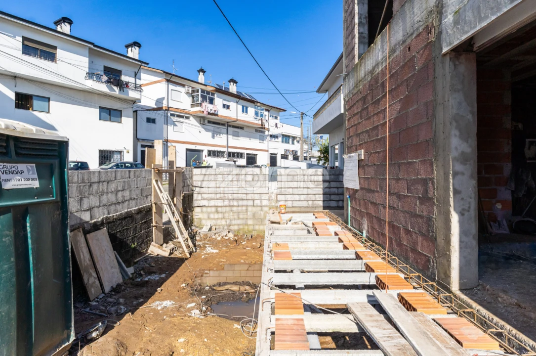 Moradia T3 para Venda em Campo e Sobrado Foto 9